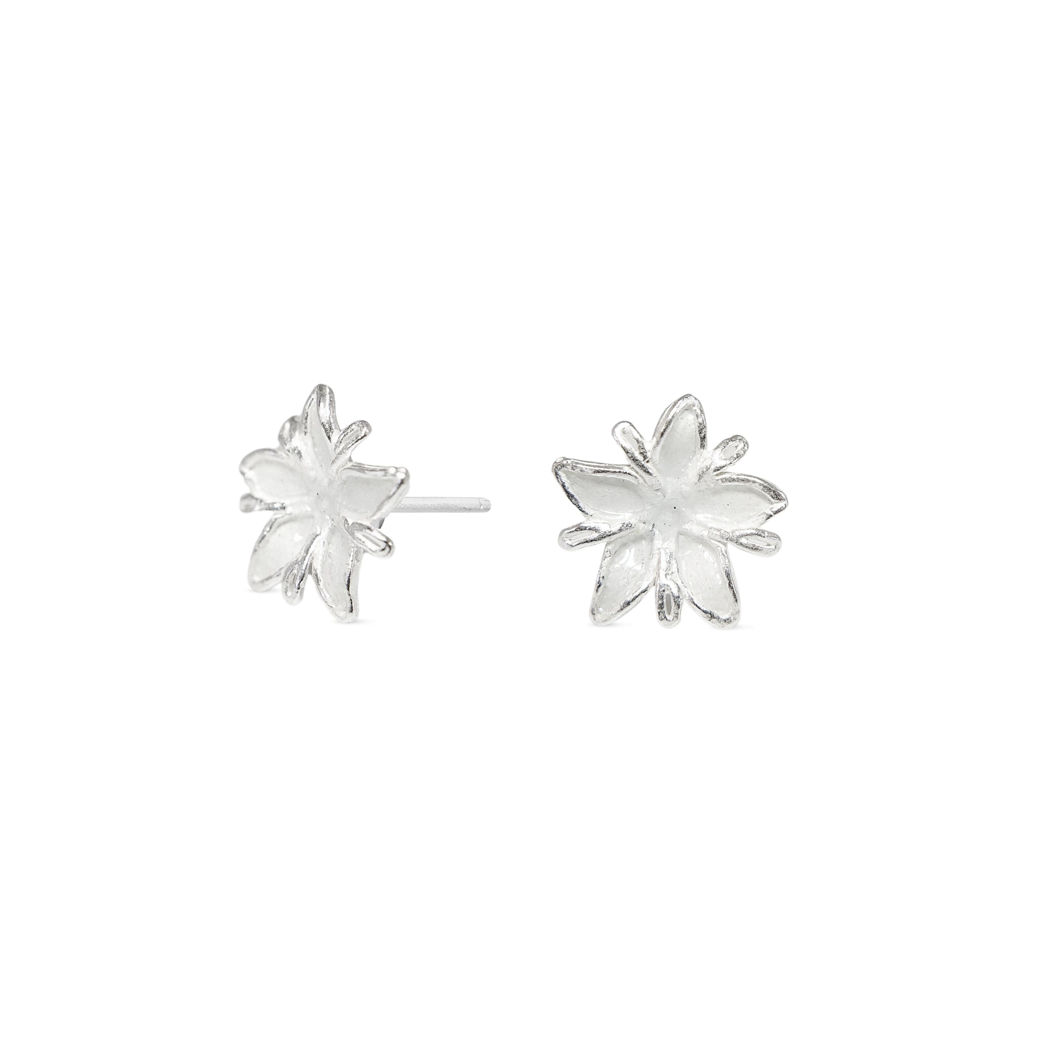 Aretes Flor de café mini en plata esmaltada