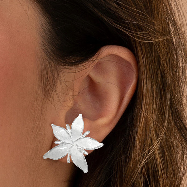 Aretes Flor de café maxi en plata esmaltada